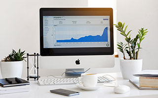 《阿凡达：火与灰》首周末票房表现强劲，唯独美国市场除外。